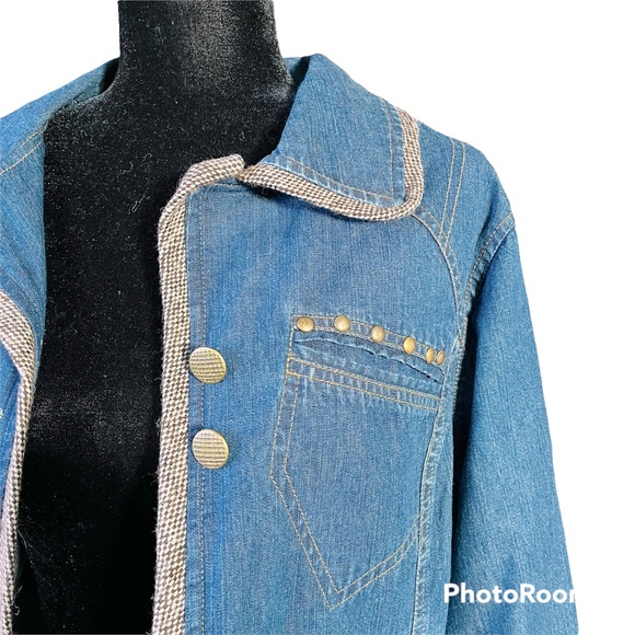 Size L - Bleu Bayou Women’s Jean Jacket - Picture 4 of 7